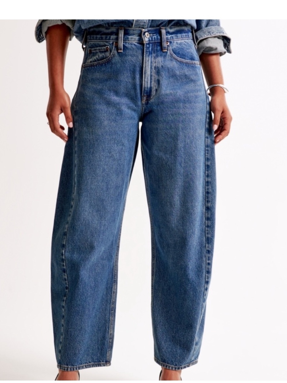 Abercrombie midrise barrel Jean